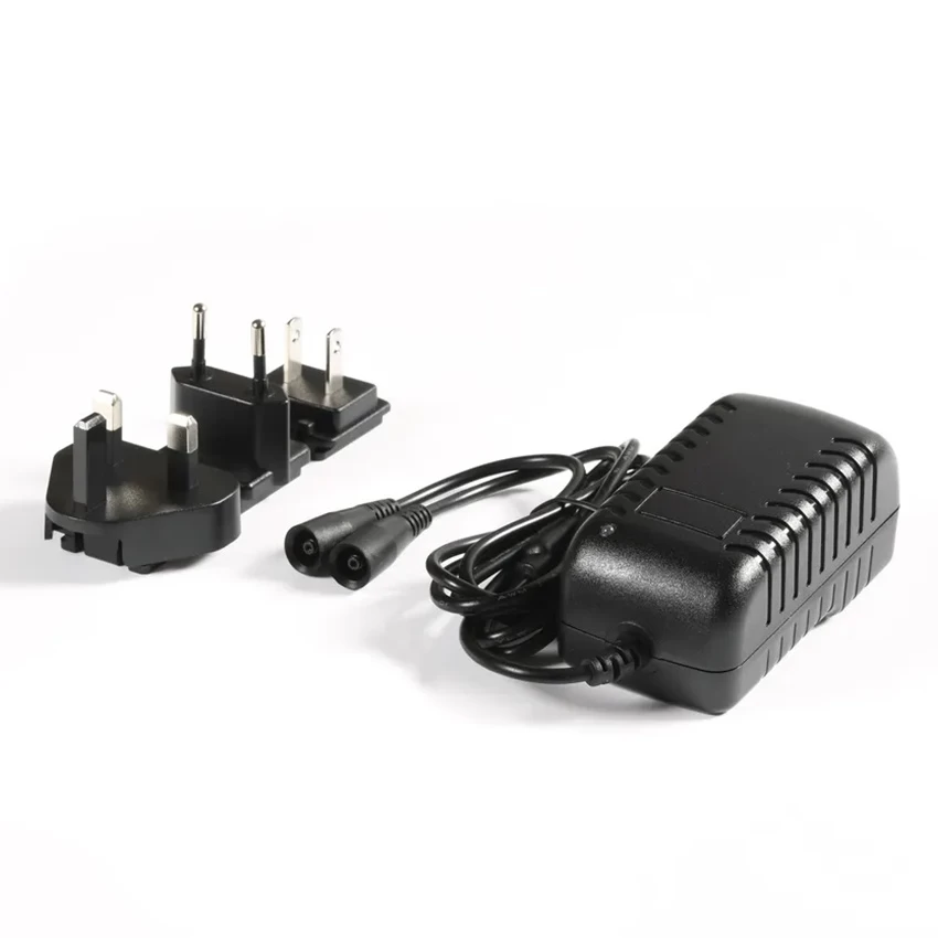 Macna Battery Charger Ion / Electron 7,4V 2A 1 Macna Battery Charger Ion / Electron 7,4V 2A