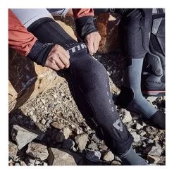 Rev'it Scram Kneeprotector -Motorfiets Accessoires Winkel revit scram kneeprotector 2